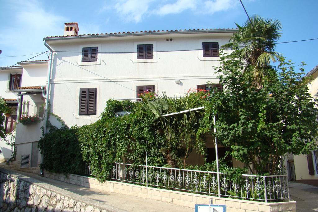 Apartments Renata - Brseč المظهر الخارجي الصورة